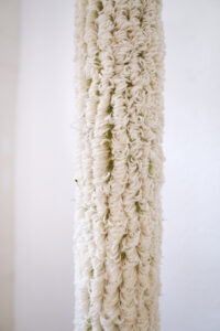 tufted pillar inspired by antique architecture important early nature philosophers are from that time 1 - Textiles et micro-pousses : le lien entre la mode et la nature - Pearls Magazine