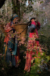 Injiri Flowers - Woven offerings, the sacred thread of Injiri - Pearls Magazine