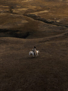 Tibet.landscape - Yitso Hima : jewelry, memory, and the Tibetan landscape - Pearls Magazine Tibet.landscape - Yitso Hima : jewelry, memory, and the Tibetan landscape - Pearls Magazine