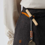 medaille - Yitso Hima : jewelry, memory, and the Tibetan landscape - Pearls Magazine medaille - Yitso Hima : jewelry, memory, and the Tibetan landscape - Pearls Magazine